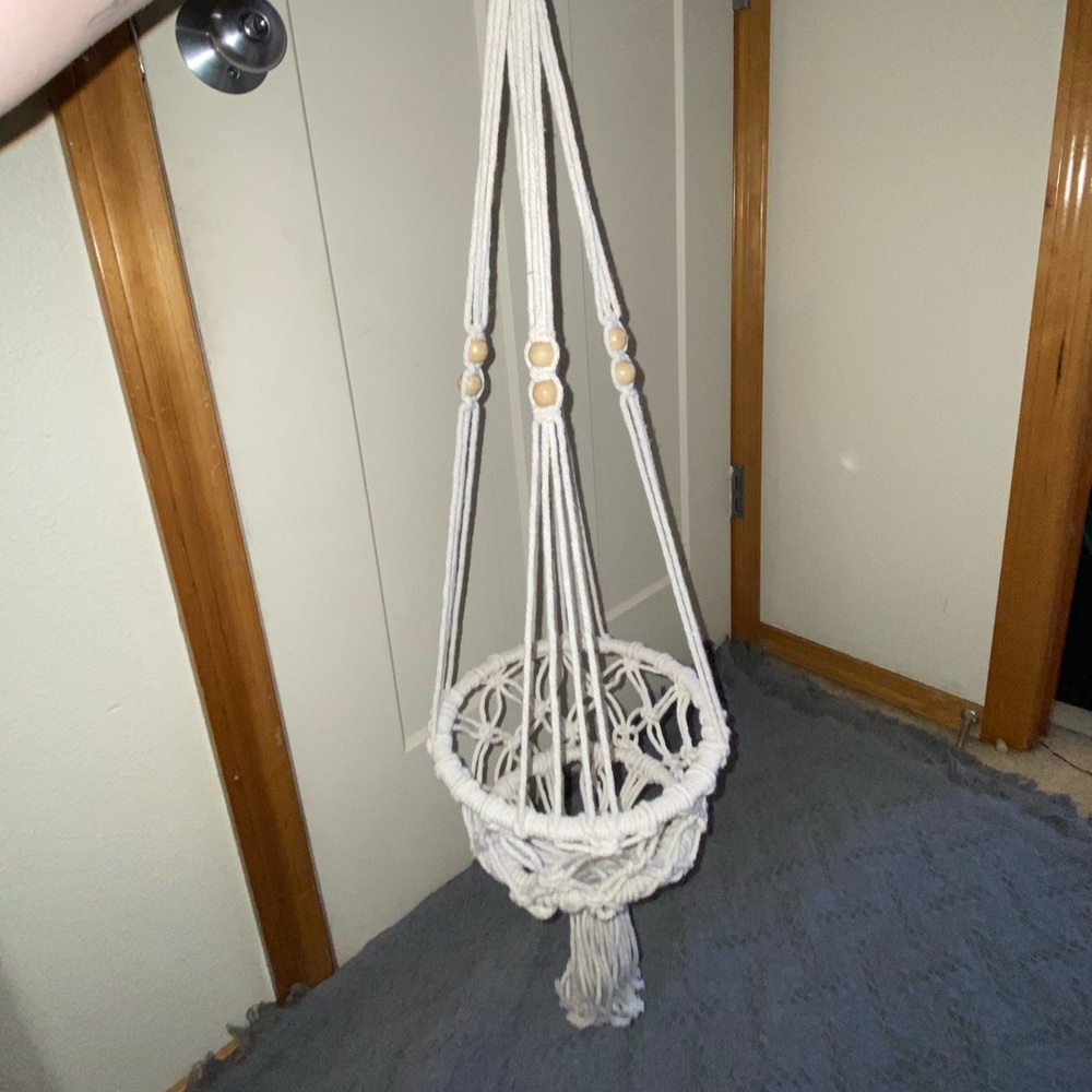 Plant hanger - Picture 1 of 2